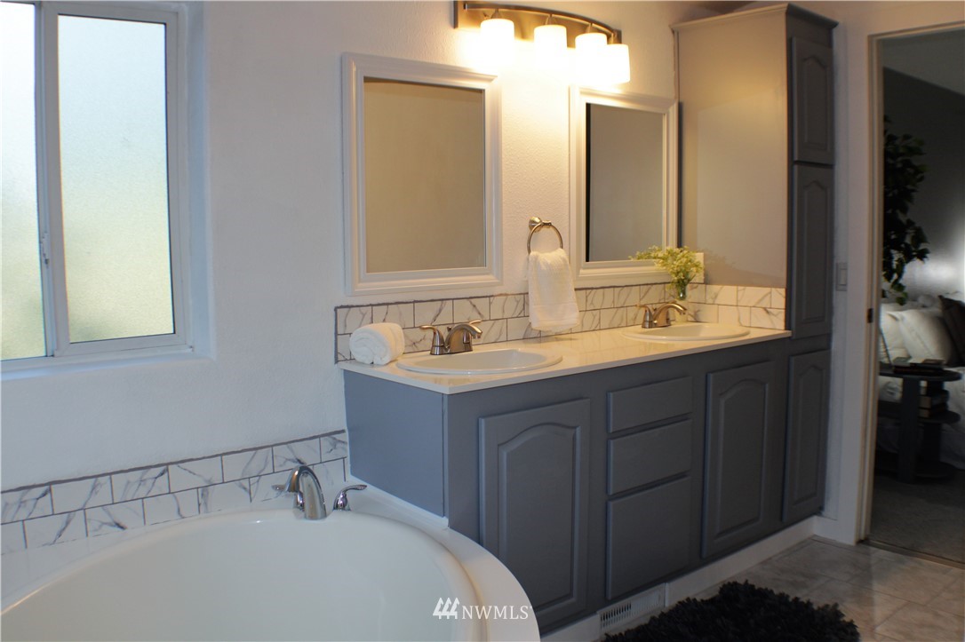 3112 Harris Road Southeast Port Orchard, WA 98366 - Photo 23 of 38 Gallery Image 23
