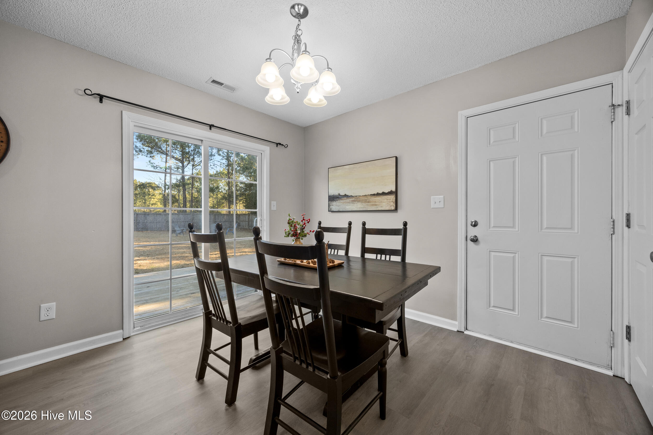 162 King Road Jacksonville, NC 28540 - Photo 13 of 40 22_dining area
