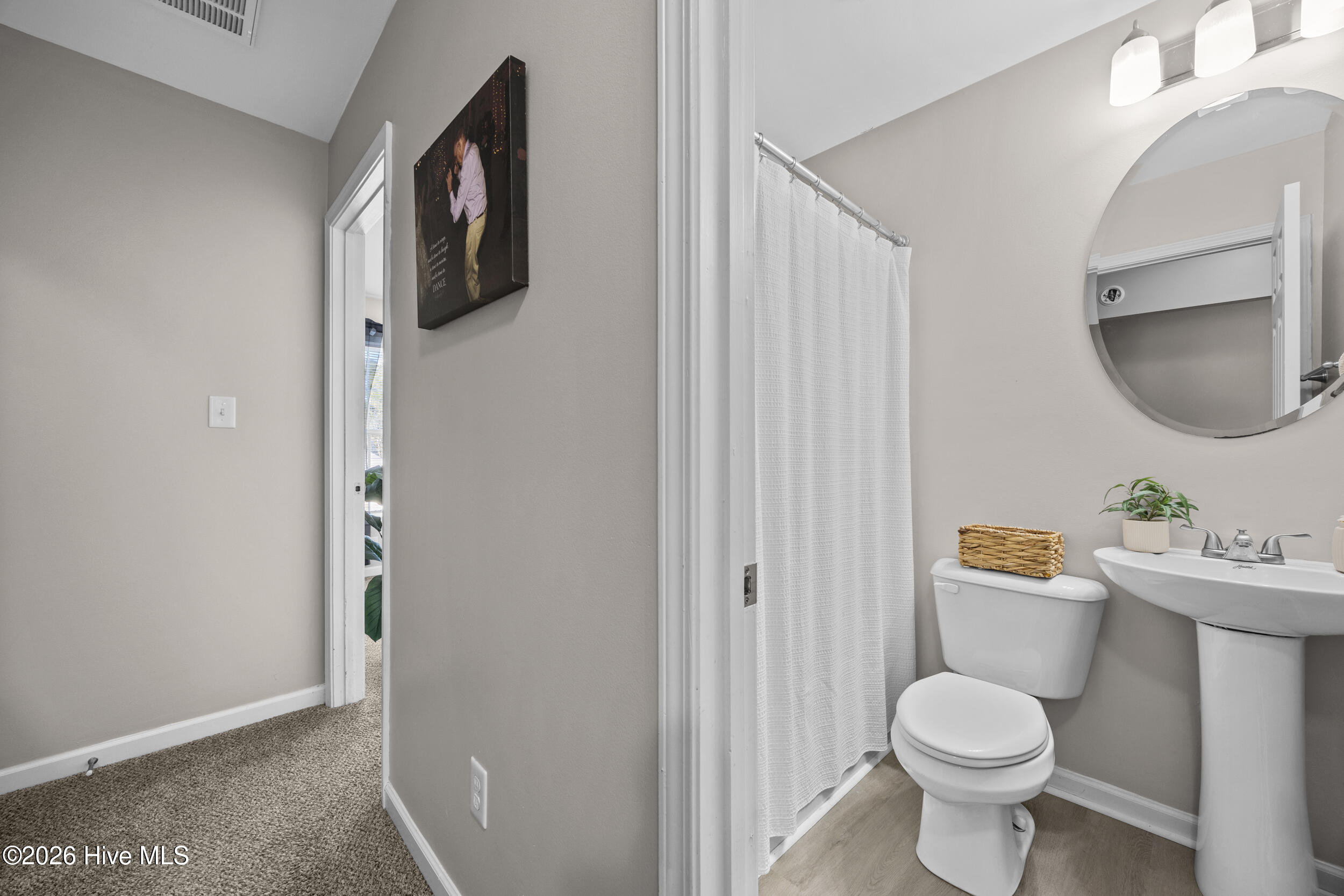 162 King Road Jacksonville, NC 28540 - Photo 25 of 40 30_bathroom