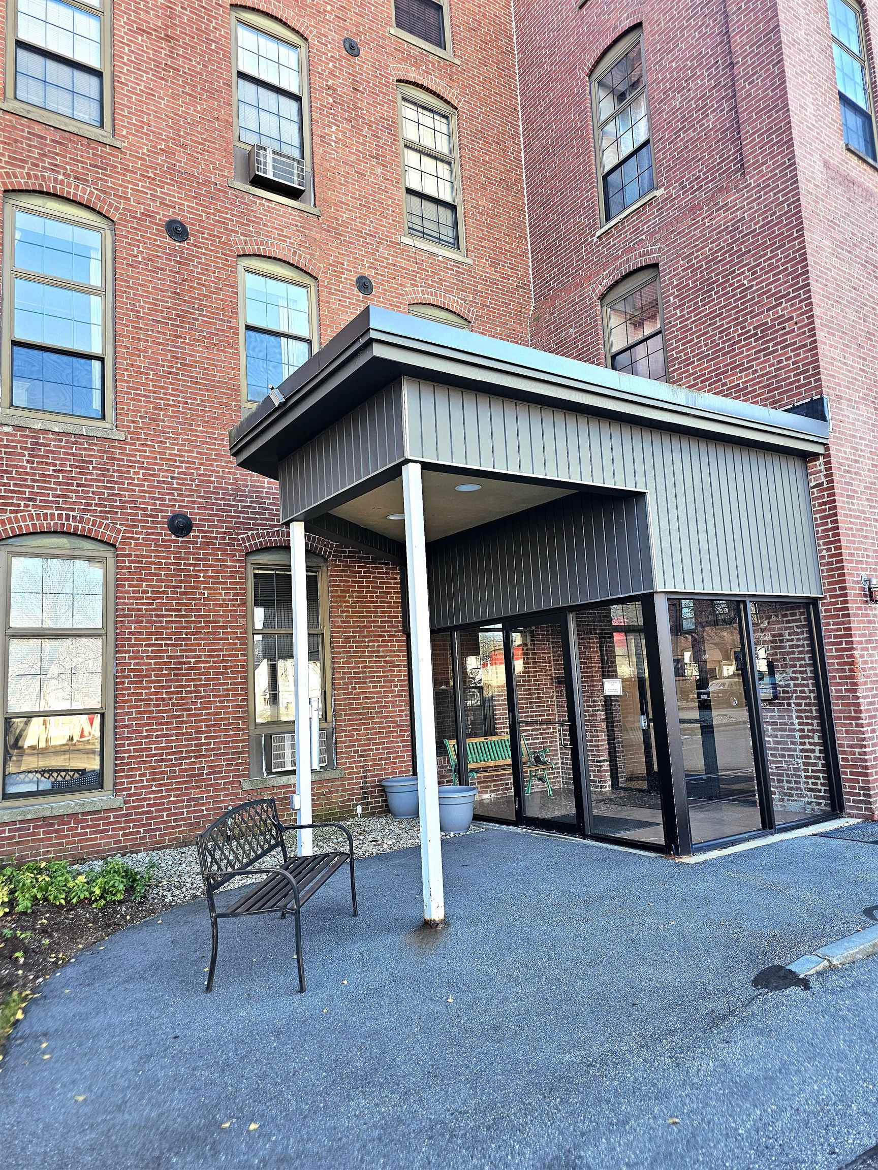 156 Front Street, Unit 102 Exeter, NH 03833 - Photo 2 of 12