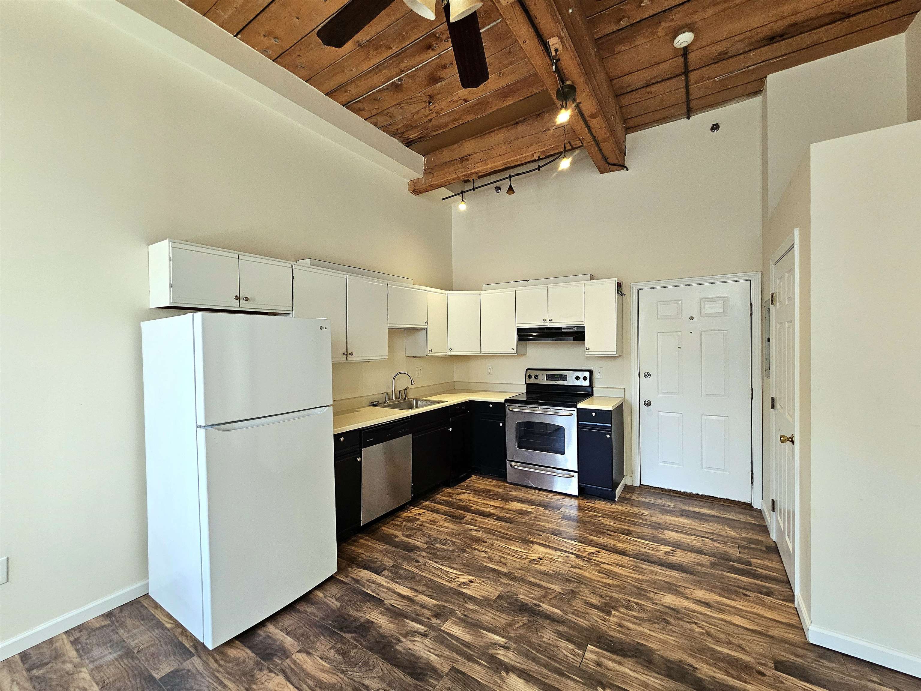 156 Front Street, Unit 102 Exeter, NH 03833 - Photo 5 of 12