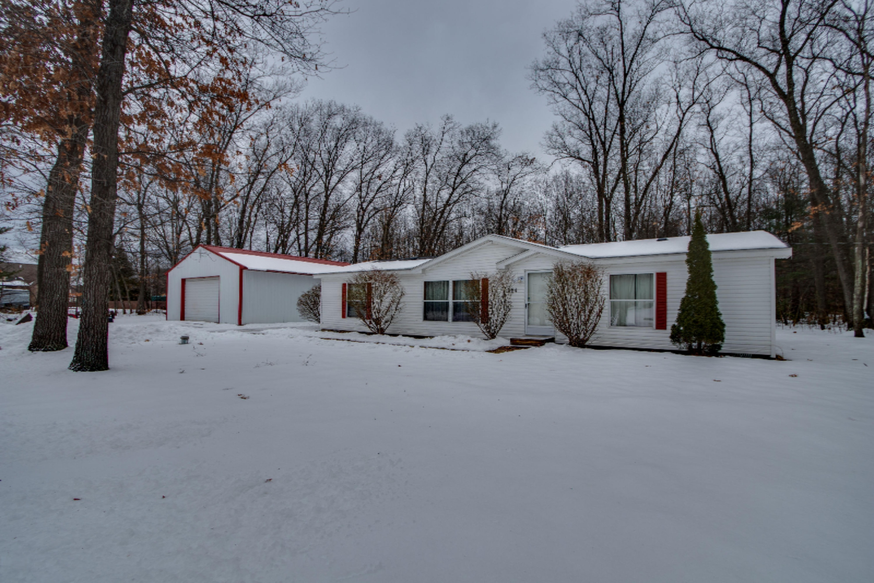 284 Raaps Way Muskegon, MI 49442 - Photo 3 of 48 284 Raaps Way (3 of 14)