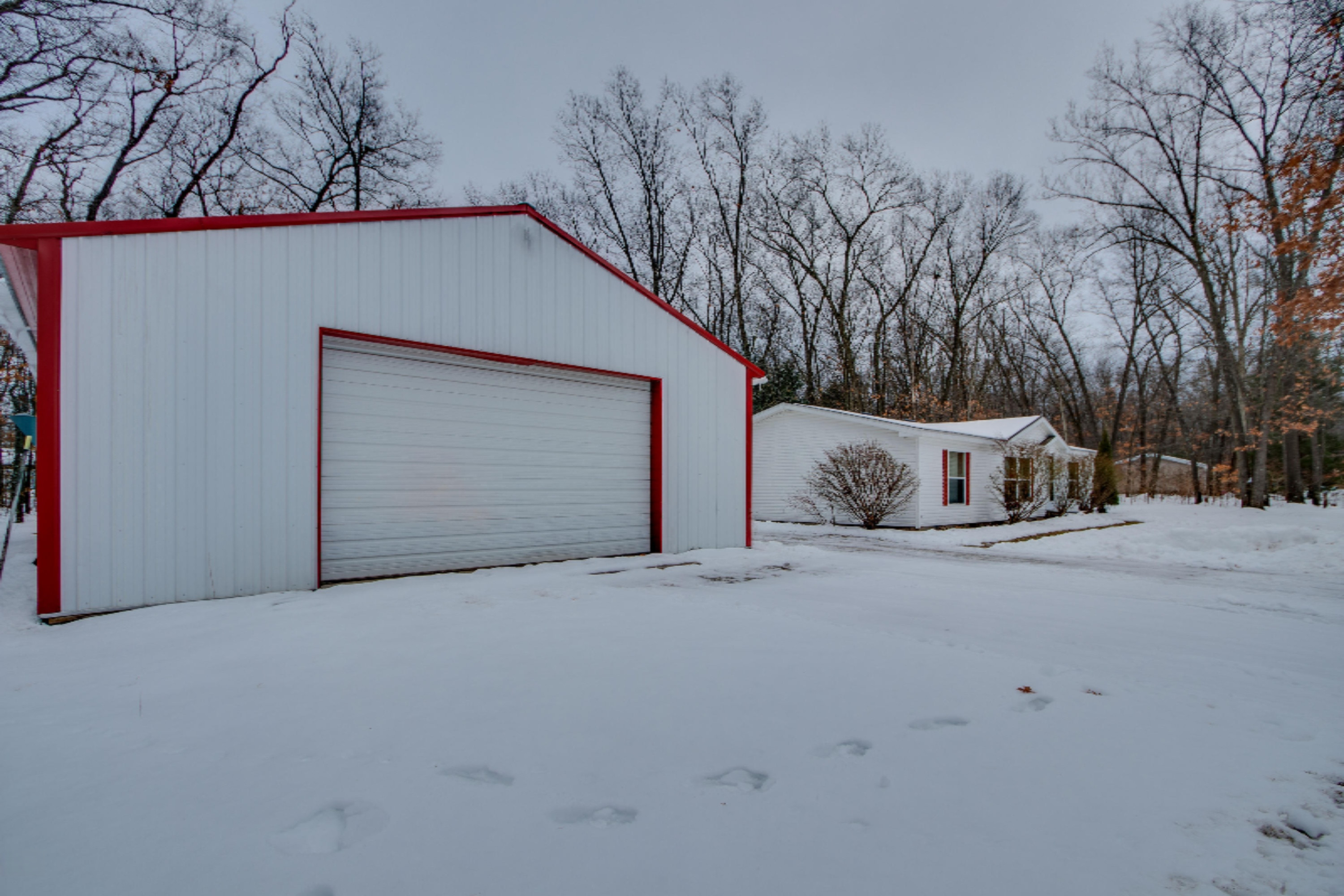 284 Raaps Way Muskegon, MI 49442 - Photo 4 of 48 284 Raaps Way (5 of 14)