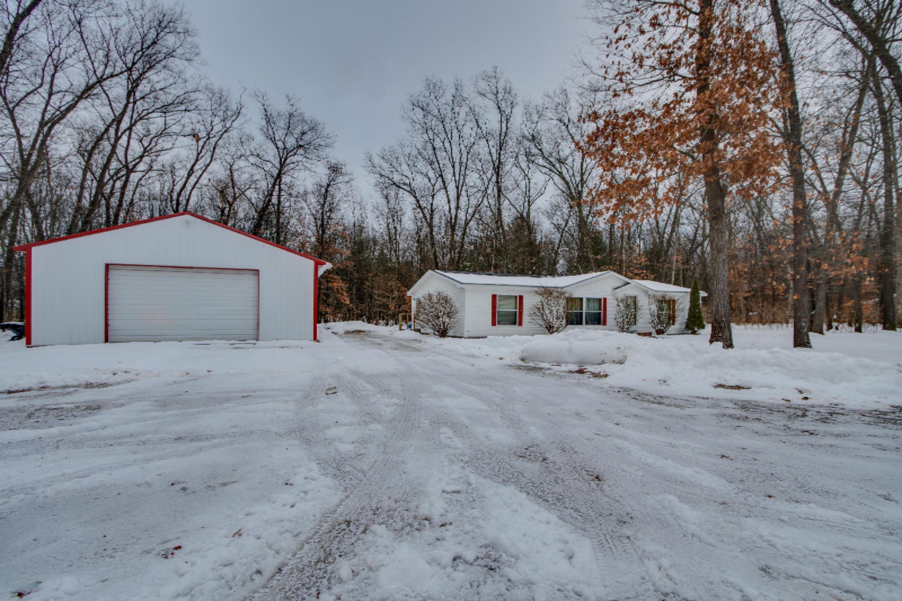 284 Raaps Way Muskegon, MI 49442 - Photo 5 of 48 284 Raaps Way (6 of 14)