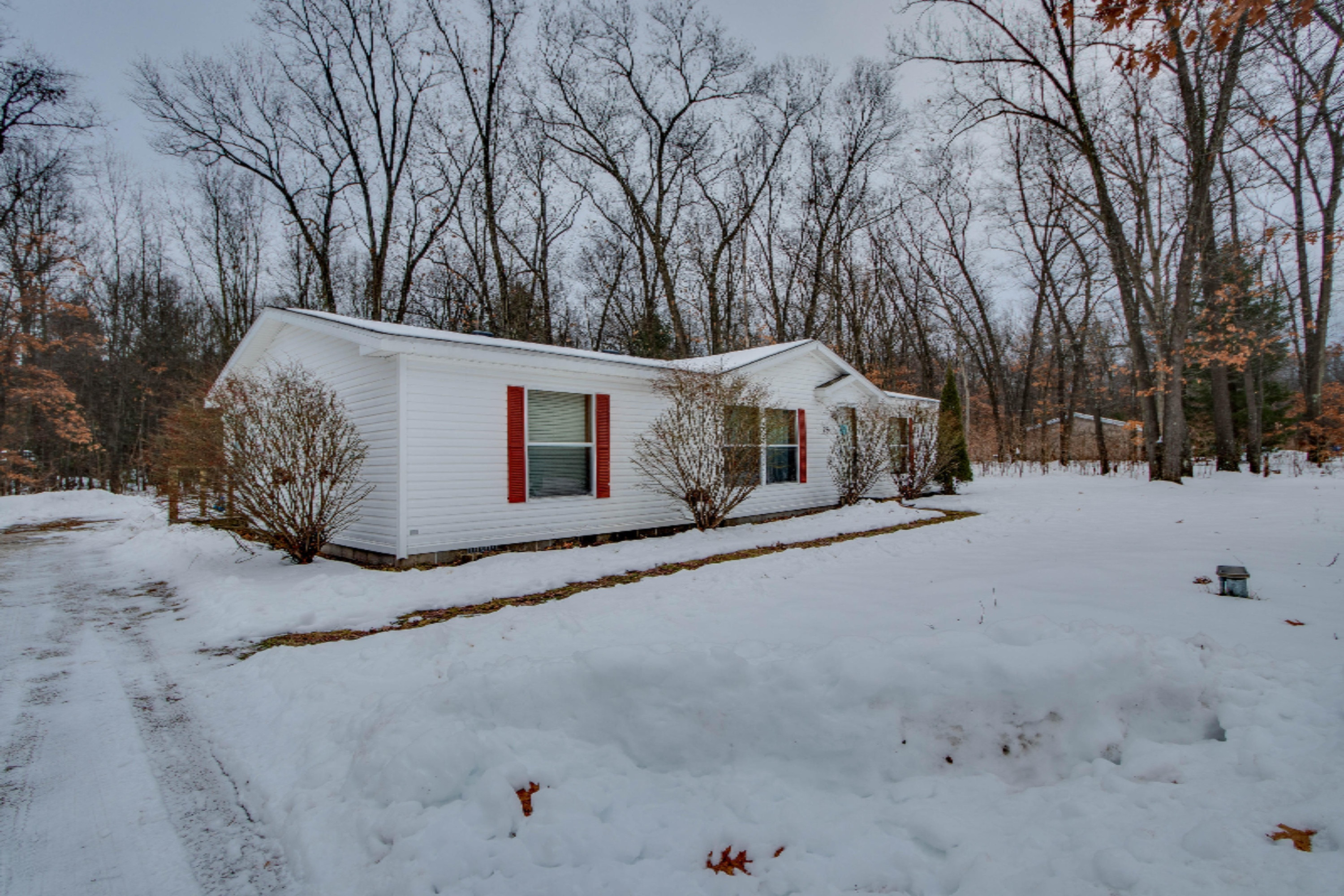 284 Raaps Way Muskegon, MI 49442 - Photo 6 of 48 284 Raaps Way (8 of 14)