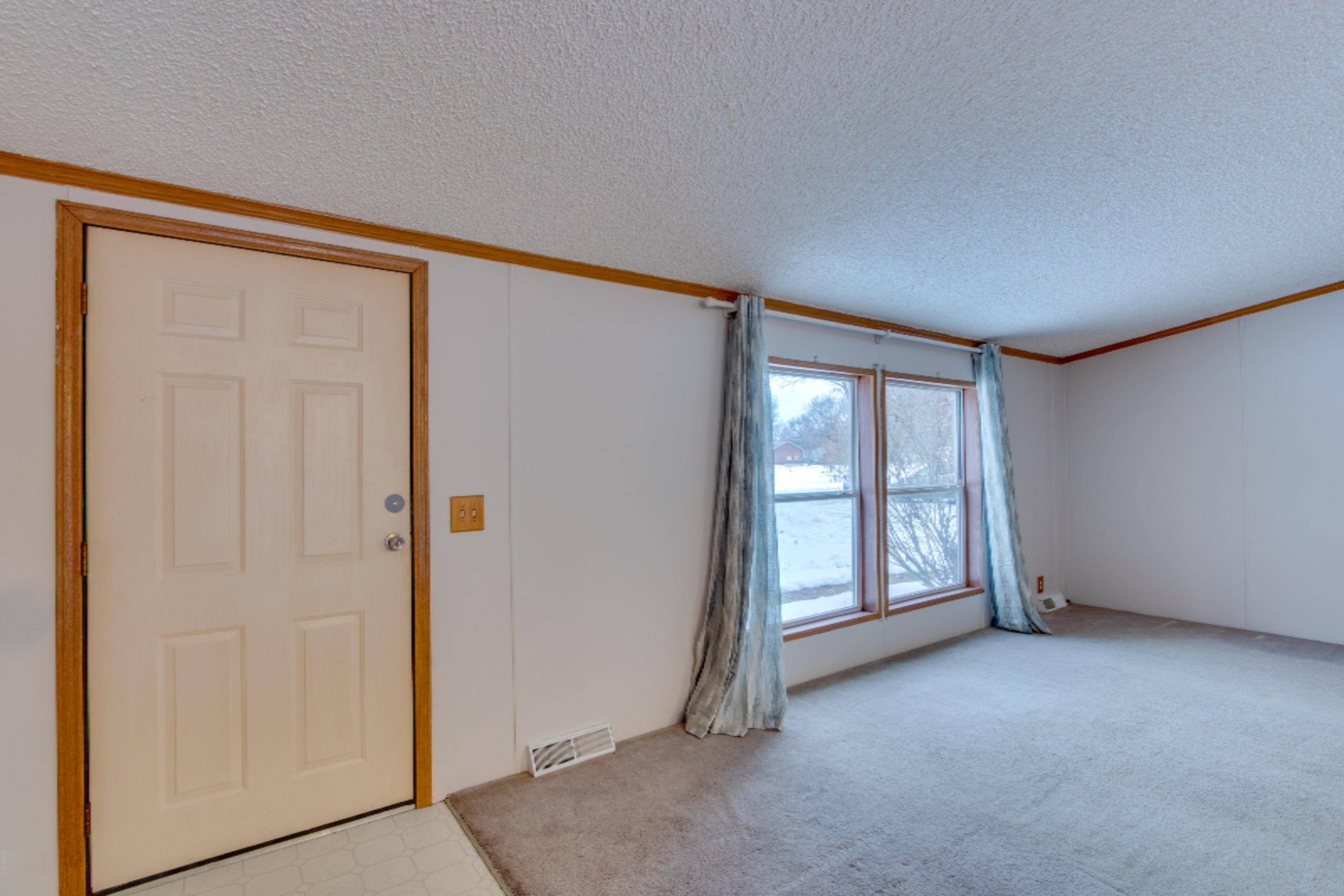 284 Raaps Way Muskegon, MI 49442 - Photo 10 of 48 284 Raaps Way (15 of 20)