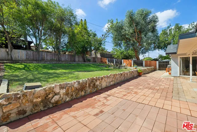 $970,000 | 970 Calle Nogal, Thousand Oaks, CA 91360