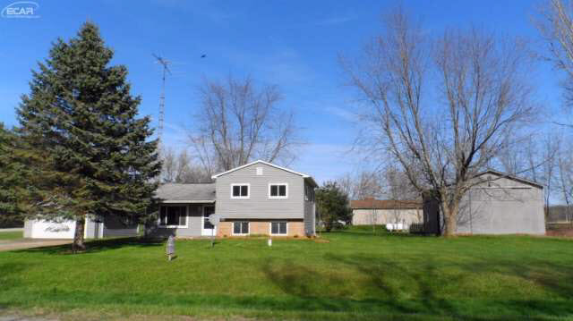 12496 North Center Road Clio, MI 48420 - Photo 1 of 10 21137459.JPG