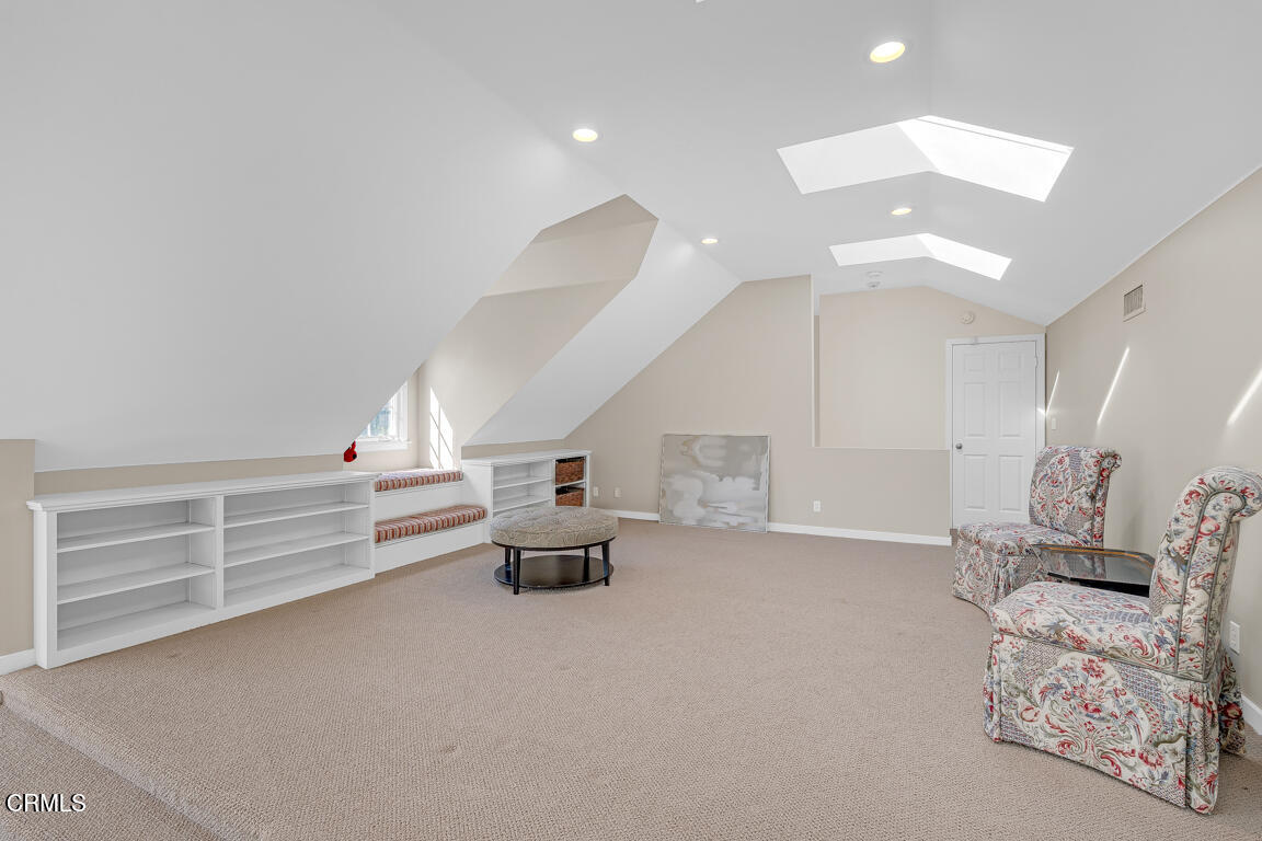 1333 Lida Street Pasadena, CA 91103 - Photo 28 of 38 a living room with furniture