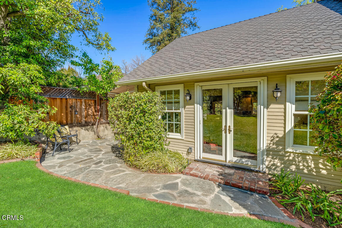 1333 Lida Street Pasadena, CA 91103 - Photo 33 of 38 a front view of a house with garden