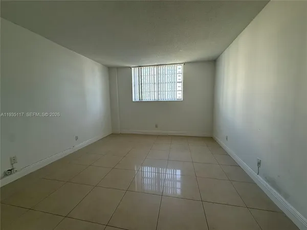 $2,600 | 19390 Collins Avenue, Unit 502, Sunny Isles Beach, FL 33160