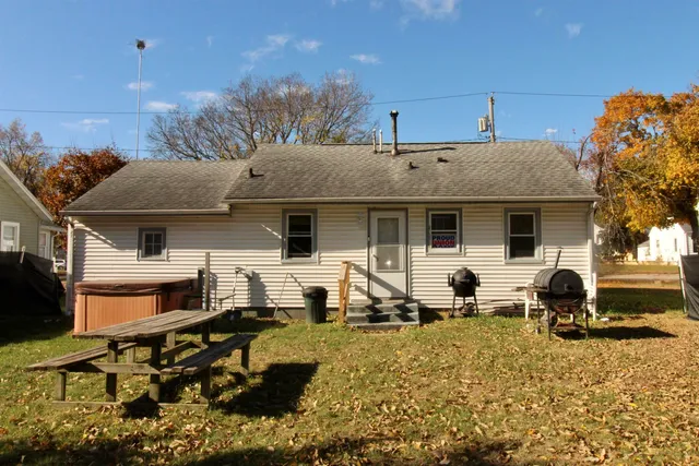 $115,000 | 807 Johnson Street, Beloit, WI 53511