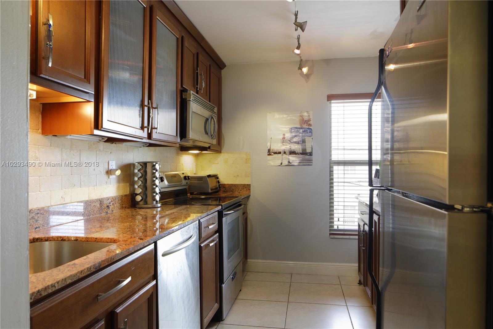 1300 Alton Road, Unit 2D Miami Beach, FL 33139 - Photo 2 of 13 Gallery Image 2