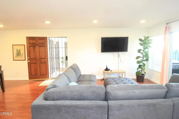 $449,000 | 5700 Etiwanda Avenue, Unit 123, Tarzana, CA 91356