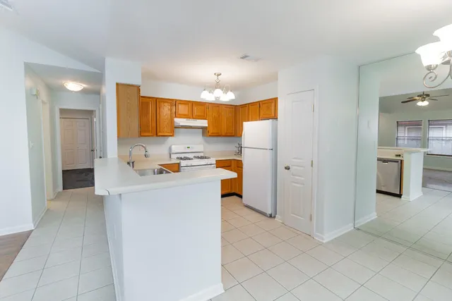 $2,200 | 206 Parkwood Circle, Niceville, FL 32578