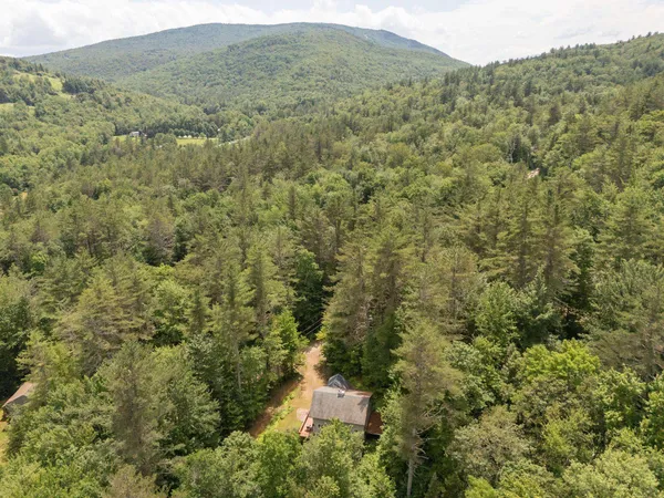 $539,000 | 196 Powder Mill Road, Londonderry, VT 05148
