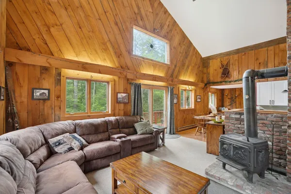 $539,000 | 196 Powder Mill Road, Londonderry, VT 05148