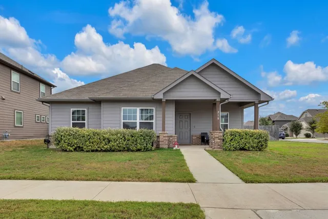 $352,000 | 218 Oldbridge Drive, Hutto, TX 78634
