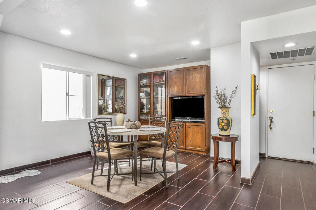 15425 Tobarra Road Fontana, CA 92337 - Photo 12 of 37
