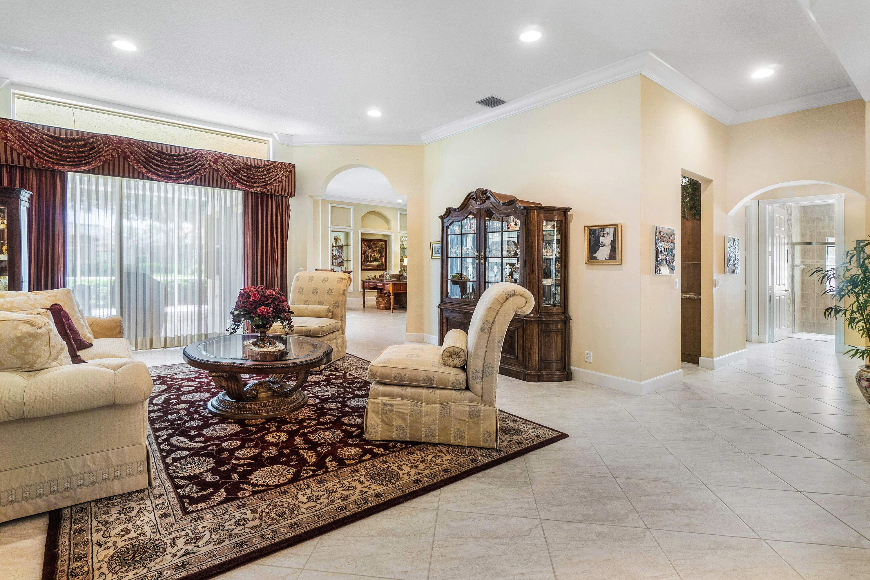 6813 Garde Road Boynton Beach, FL 33472 - Photo 14 of 38 Living Room