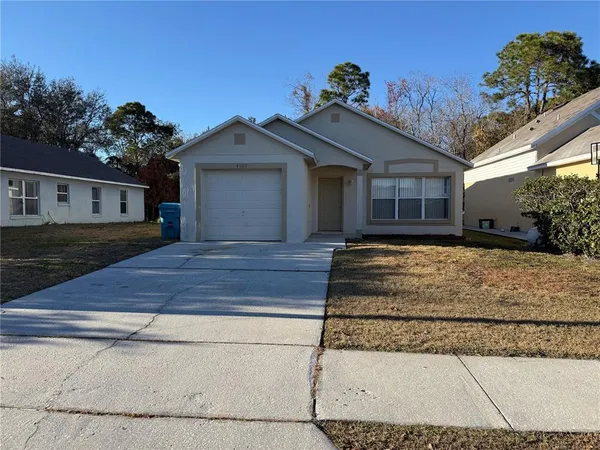 $1,950 | 4989 Vista Lago Drive, Orlando, FL 32811