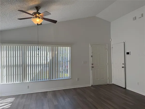 $1,950 | 4989 Vista Lago Drive, Orlando, FL 32811