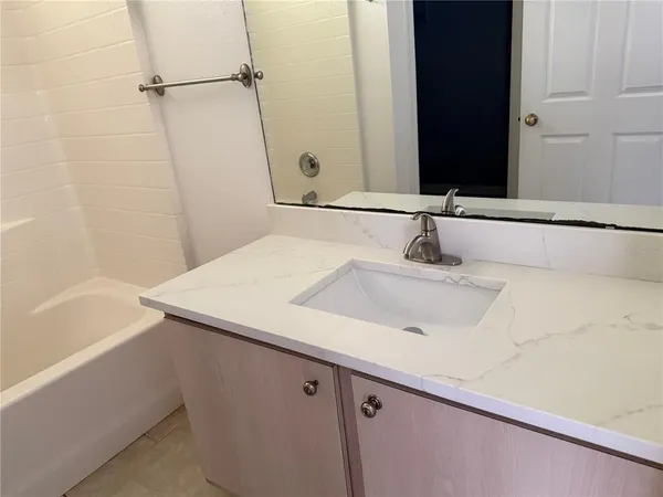 $1,950 | 4989 Vista Lago Drive, Orlando, FL 32811