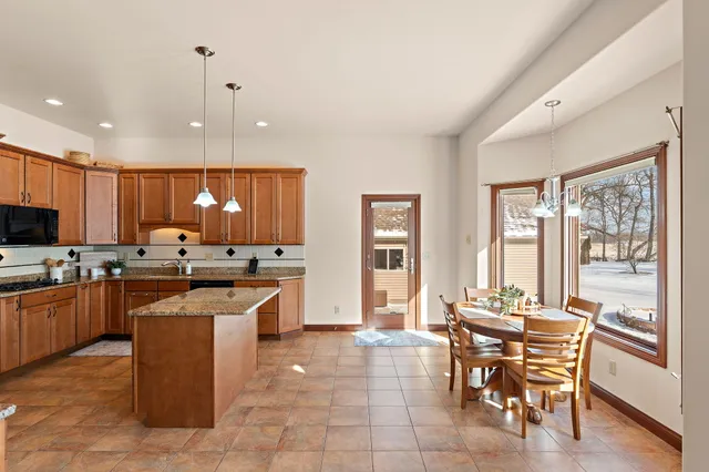 $679,000 | 2651 Woodbine Drive, Valparaiso, IN 46383