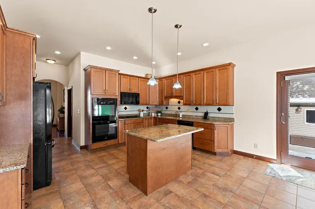 $679,000 | 2651 Woodbine Drive, Valparaiso, IN 46383