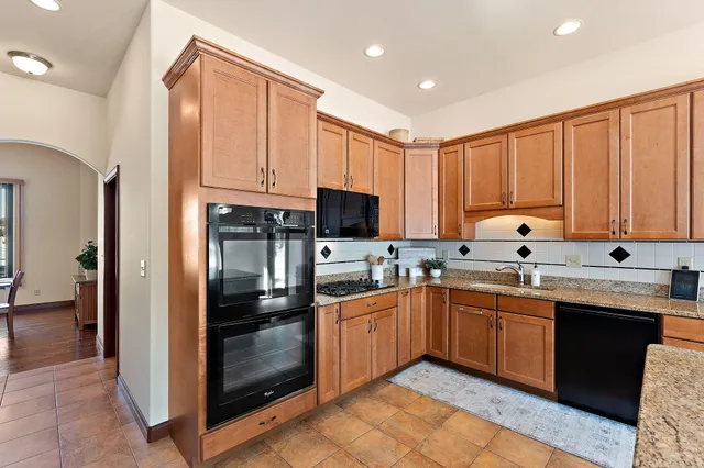 $679,000 | 2651 Woodbine Drive, Valparaiso, IN 46383