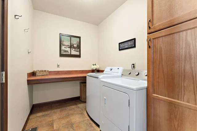 $679,000 | 2651 Woodbine Drive, Valparaiso, IN 46383