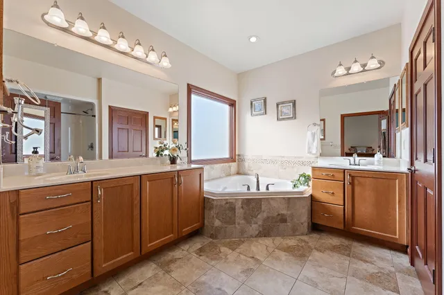 $679,000 | 2651 Woodbine Drive, Valparaiso, IN 46383