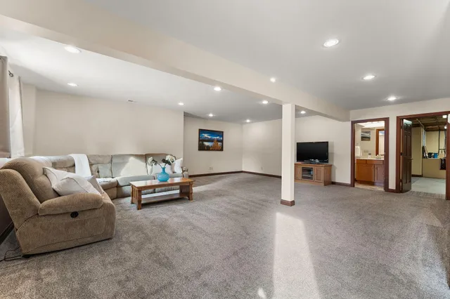 $679,000 | 2651 Woodbine Drive, Valparaiso, IN 46383