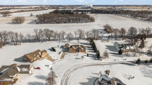 $679,000 | 2651 Woodbine Drive, Valparaiso, IN 46383