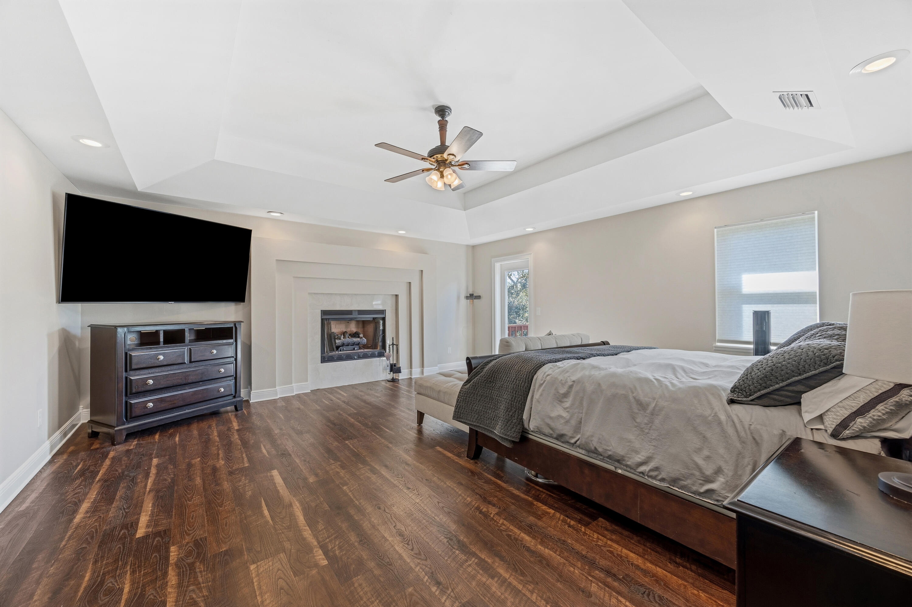 147 Eldredge Road Fort Walton Beach, FL 32547 - Photo 21 of 82 a bedroom with a bed and a flat screen tv