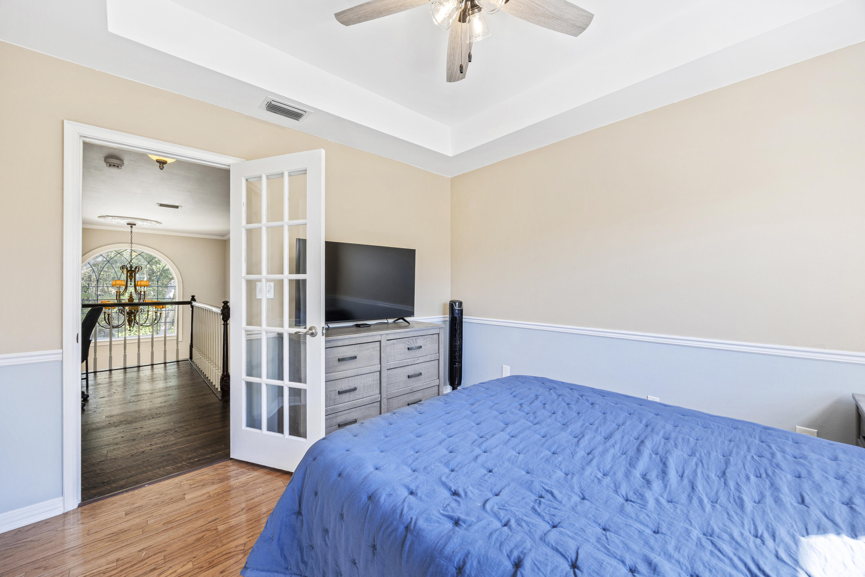 147 Eldredge Road Fort Walton Beach, FL 32547 - Photo 34 of 82 a bedroom with a bed and a flat screen tv