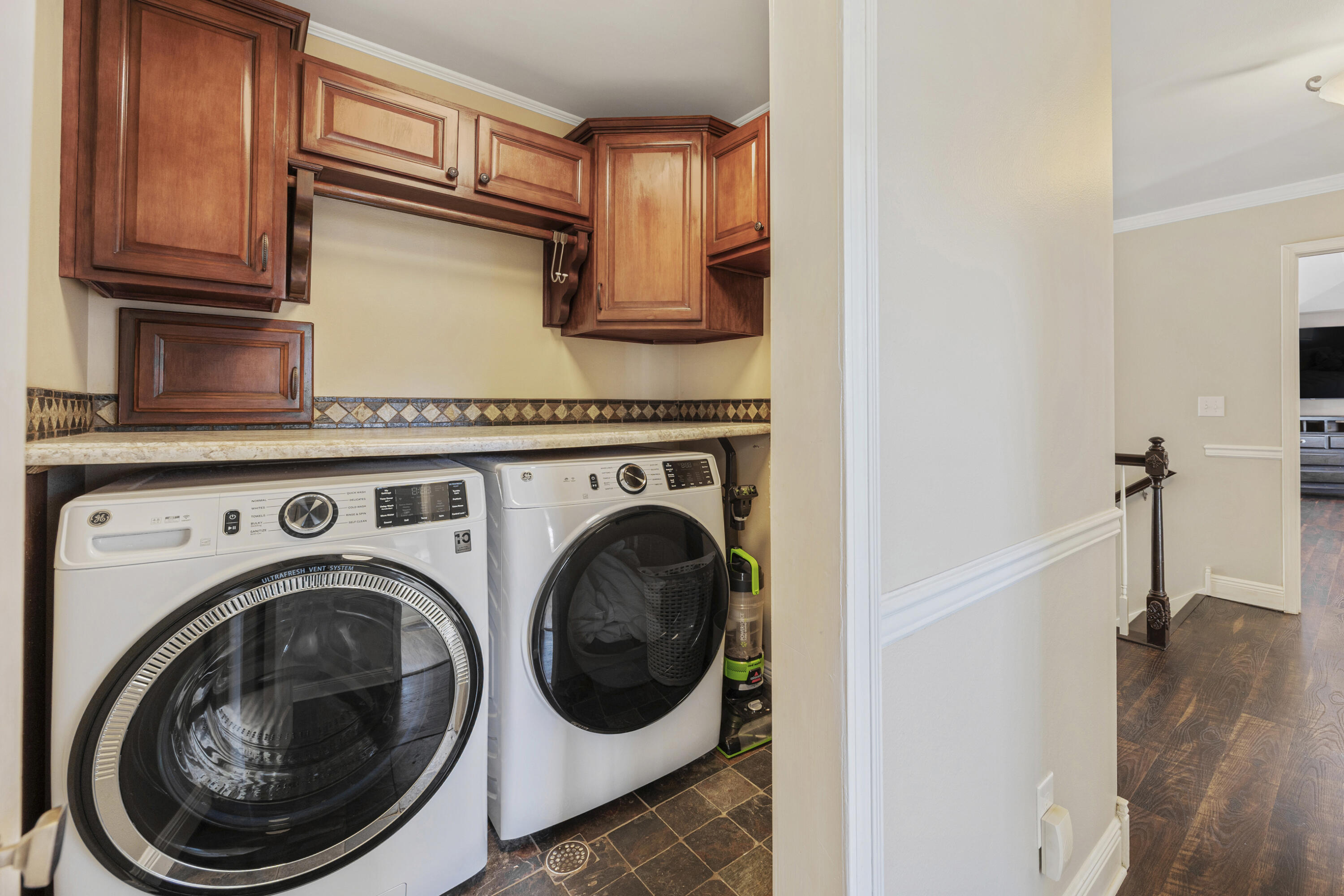 147 Eldredge Road Fort Walton Beach, FL 32547 - Photo 35 of 82 a utility room with dryer and washer