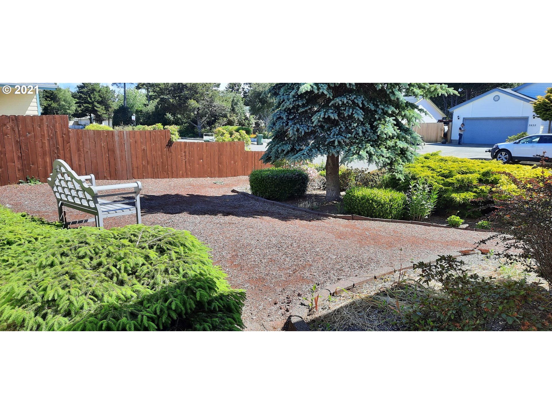 3929 Spruce Street Florence, OR 97439 - Photo 3 of 11 Gallery Image 3