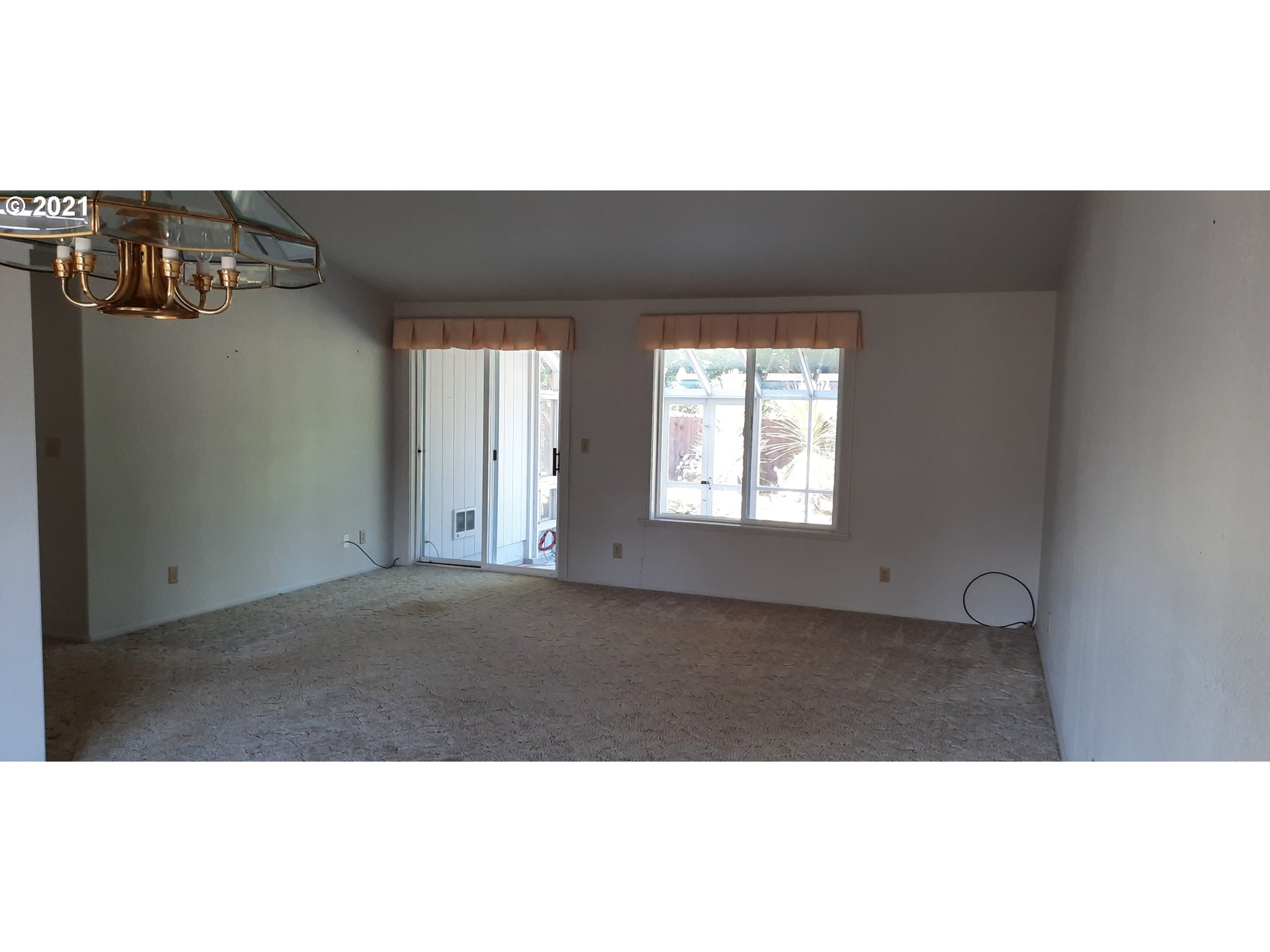 3929 Spruce Street Florence, OR 97439 - Photo 9 of 11 Gallery Image 9