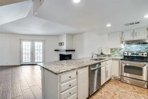 $235,000 | 438 Yacht Club Drive, Unit F, Rockwall, TX 75032