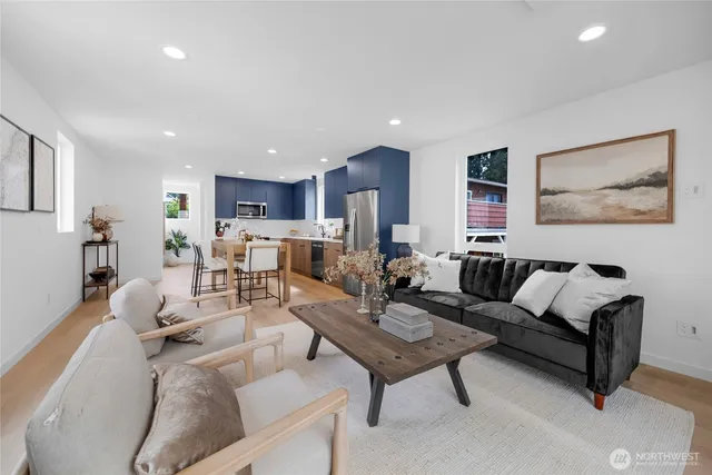 $1,125,000 | 920 16th Avenue, Unit B, Seattle, WA 98122