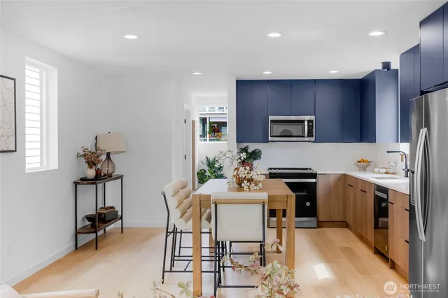 $1,125,000 | 920 16th Avenue, Unit B, Seattle, WA 98122