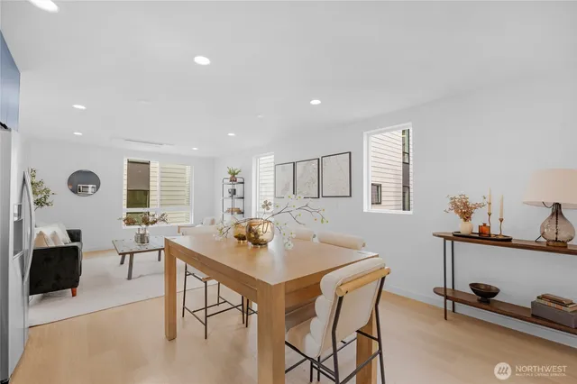 $1,125,000 | 920 16th Avenue, Unit B, Seattle, WA 98122