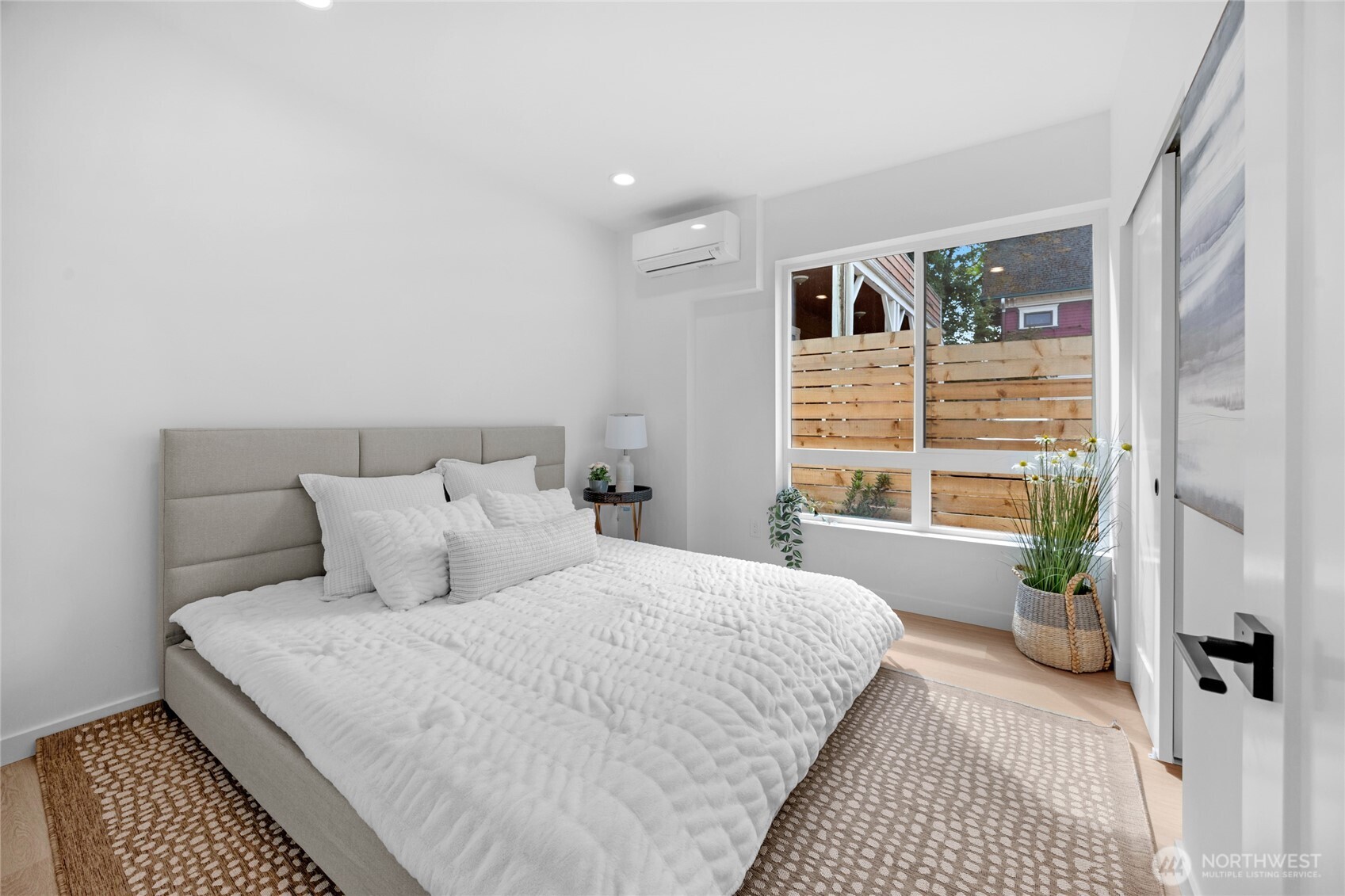 920 16th Avenue, Unit B Seattle, WA 98122 - Photo 19 of 34