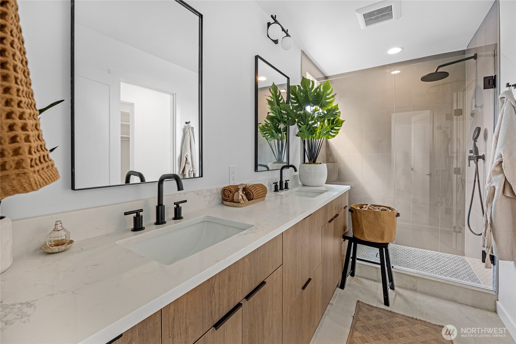 920 16th Avenue, Unit B Seattle, WA 98122 - Photo 23 of 34