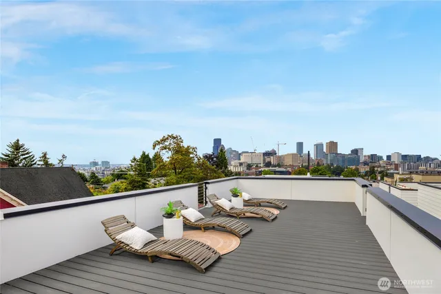 $1,125,000 | 920 16th Avenue, Unit B, Seattle, WA 98122