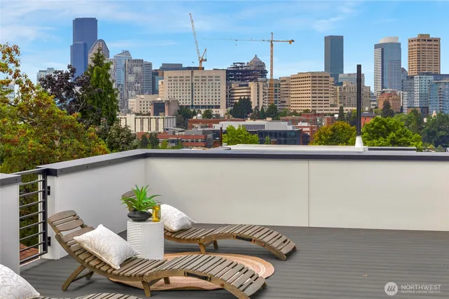 $1,125,000 | 920 16th Avenue, Unit B, Seattle, WA 98122