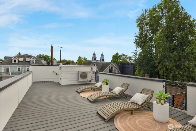 $1,125,000 | 920 16th Avenue, Unit B, Seattle, WA 98122