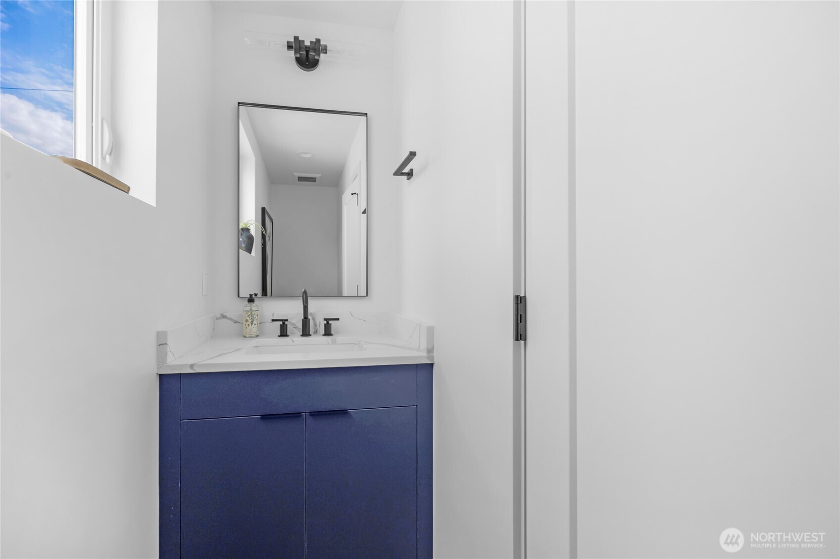 920 16th Avenue, Unit B Seattle, WA 98122 - Photo 8 of 34