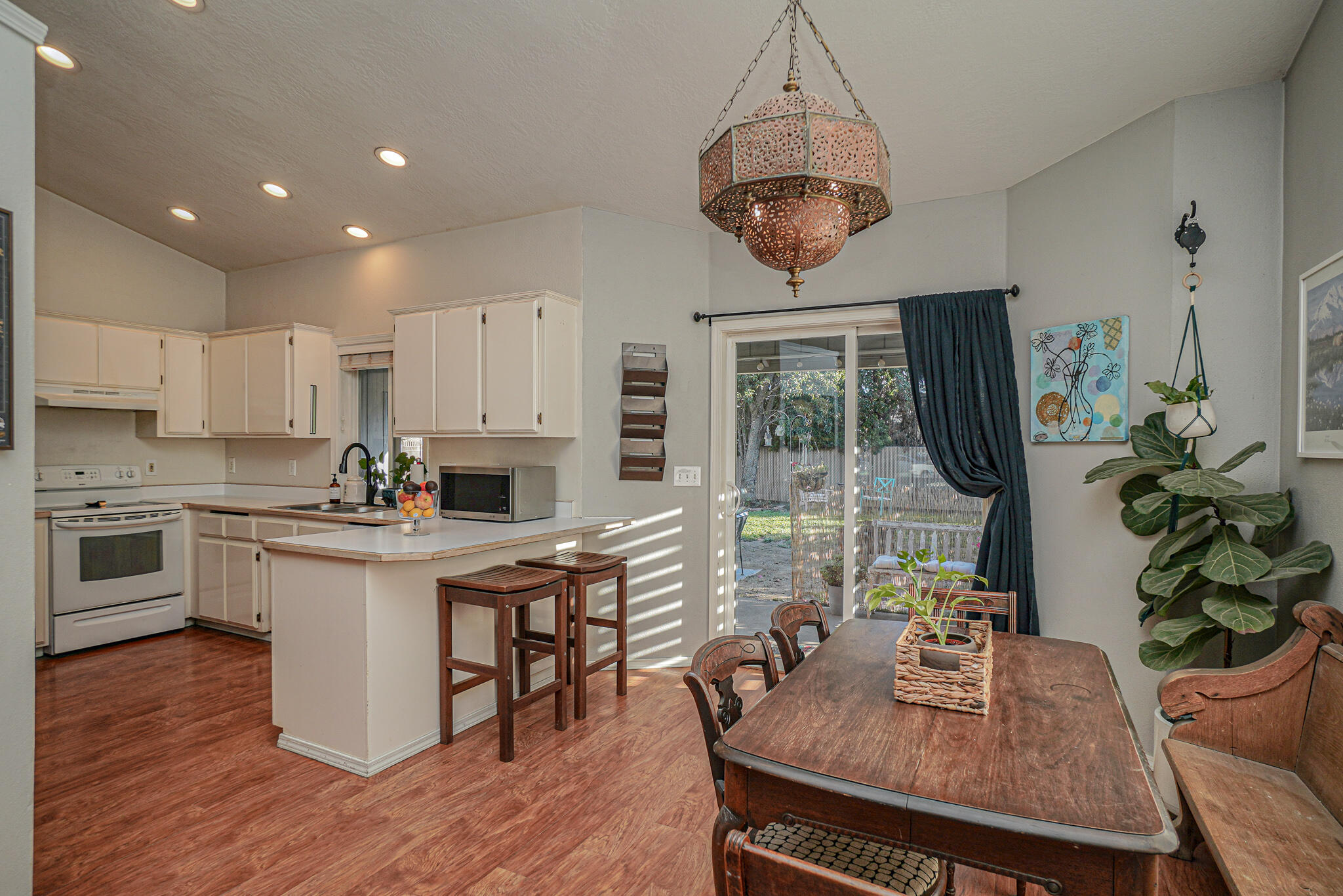 922 Hopkins Road Central Point, OR 97502 - Photo 10 of 24 DSC08605